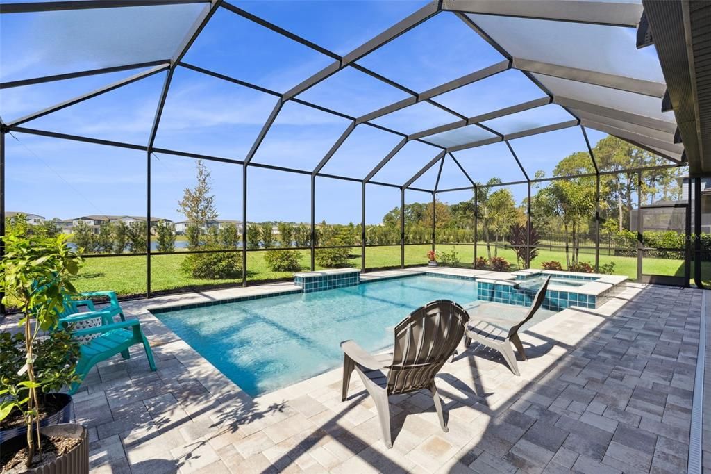 Под контрактом: $899,999 (4 спален, 3 ванн, 3101 Квадратных фут)