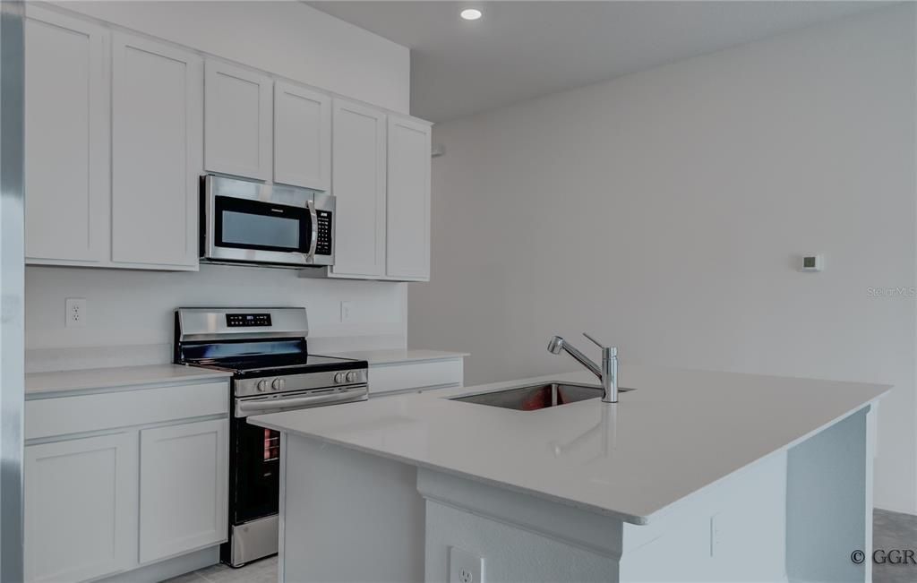 合同活跃: $2,250 (3 贝兹, 2 浴室, 1580 平方英尺)