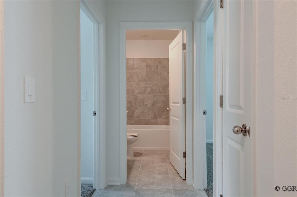 合同活跃: $2,250 (3 贝兹, 2 浴室, 1580 平方英尺)