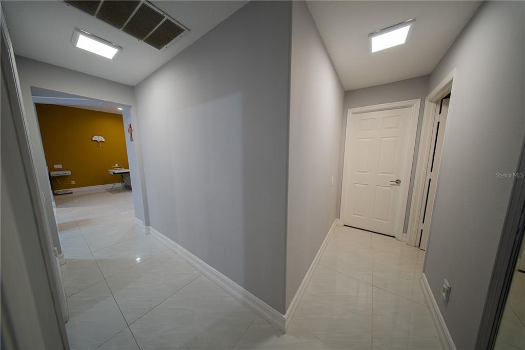 En Venta: $689,800 (4 camas, 3 baños, 2400 Pies cuadrados)