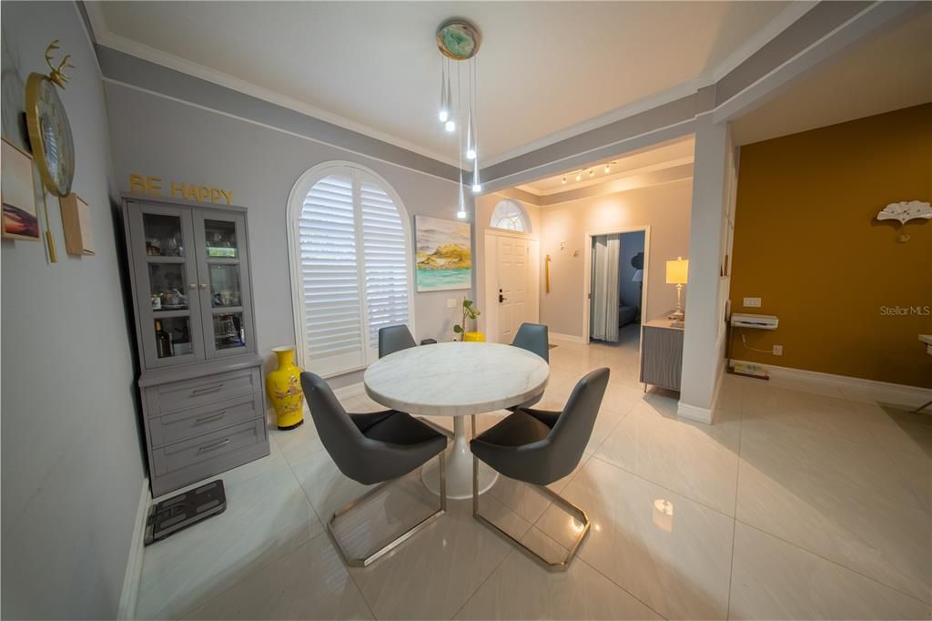 En Venta: $689,800 (4 camas, 3 baños, 2400 Pies cuadrados)