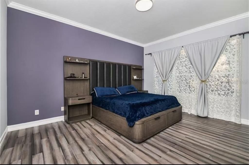 En Venta: $689,800 (4 camas, 3 baños, 2400 Pies cuadrados)