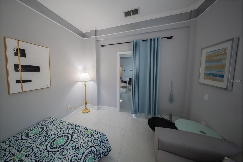 En Venta: $689,800 (4 camas, 3 baños, 2400 Pies cuadrados)