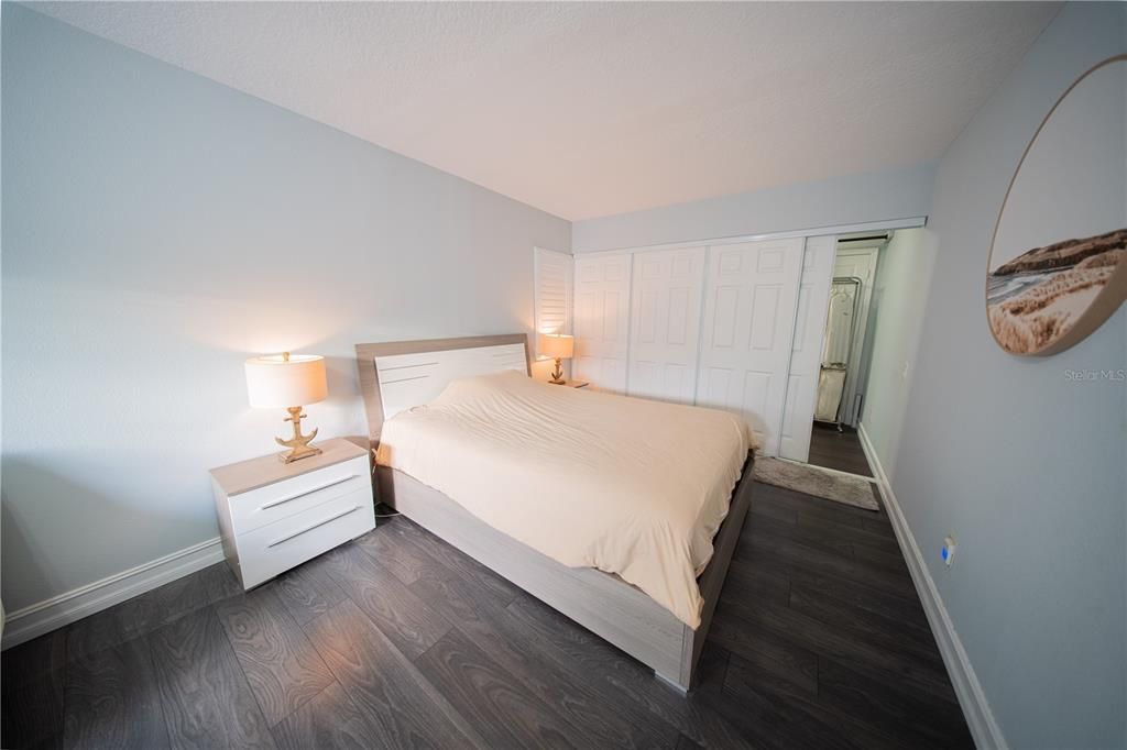 En Venta: $689,800 (4 camas, 3 baños, 2400 Pies cuadrados)