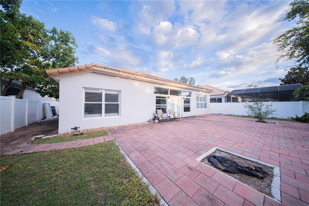 En Venta: $689,800 (4 camas, 3 baños, 2400 Pies cuadrados)