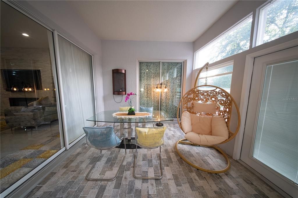 En Venta: $689,800 (4 camas, 3 baños, 2400 Pies cuadrados)