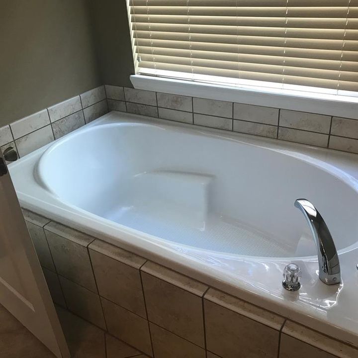 В аренду: $4,000 (4 спален, 2 ванн, 2604 Квадратных фут)