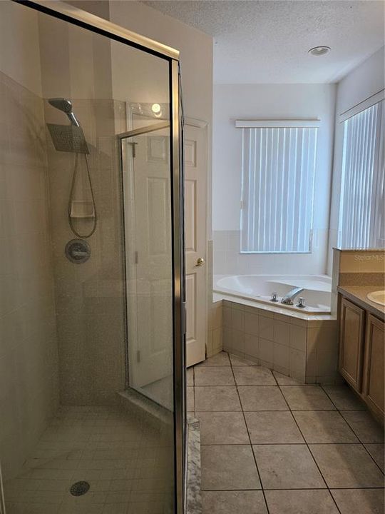 For Sale: $283,500 (4 beds, 3 baths, 1956 Square Feet)