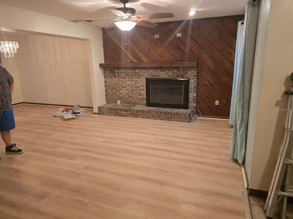 For Sale: $234,900 (3 beds, 2 baths, 1275 Square Feet)