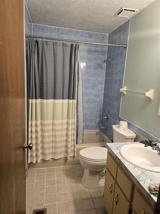 For Sale: $234,900 (3 beds, 2 baths, 1275 Square Feet)