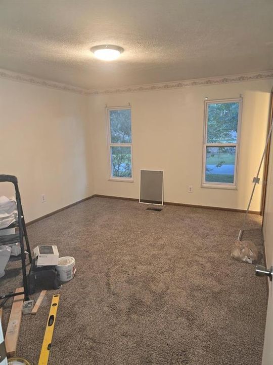 For Sale: $234,900 (3 beds, 2 baths, 1275 Square Feet)