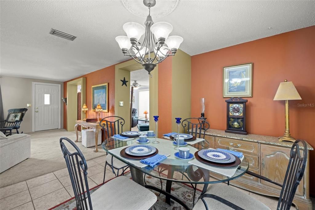 For Sale: $339,900 (3 beds, 2 baths, 1504 Square Feet)