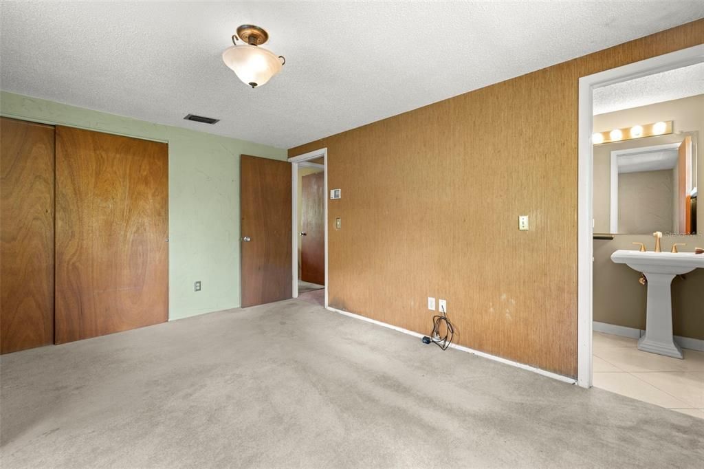 For Sale: $339,900 (3 beds, 2 baths, 1504 Square Feet)