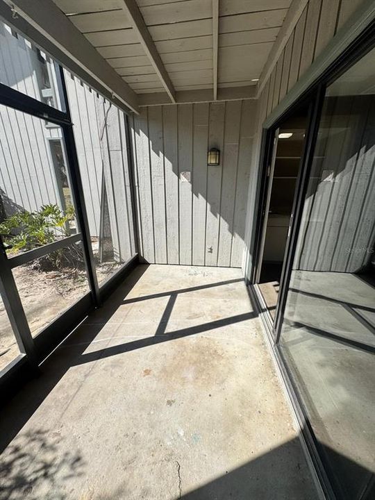 出租: $850 (0 贝兹, 1 浴室, 411 平方英尺)