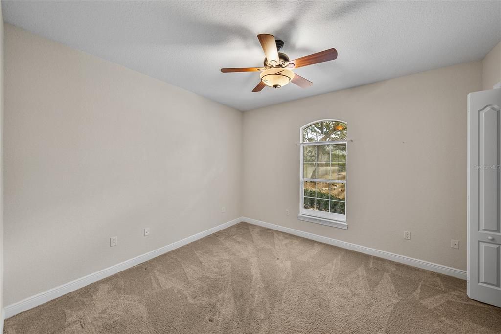 合同活跃: $699,000 (4 贝兹, 3 浴室, 3133 平方英尺)