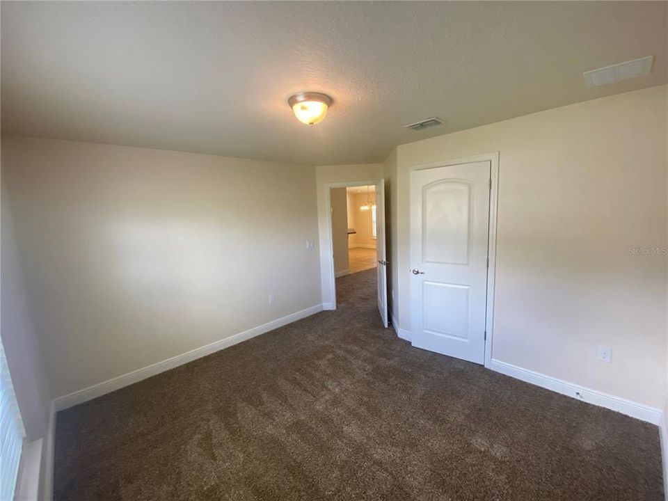 В аренду: $1,975 (4 спален, 2 ванн, 1759 Квадратных фут)