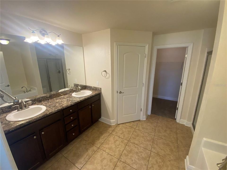 В аренду: $1,975 (4 спален, 2 ванн, 1759 Квадратных фут)