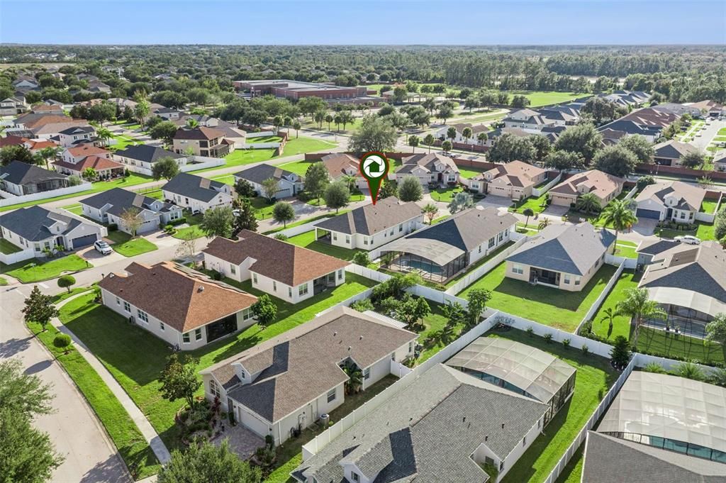 Под контрактом: $389,900 (3 спален, 2 ванн, 2051 Квадратных фут)