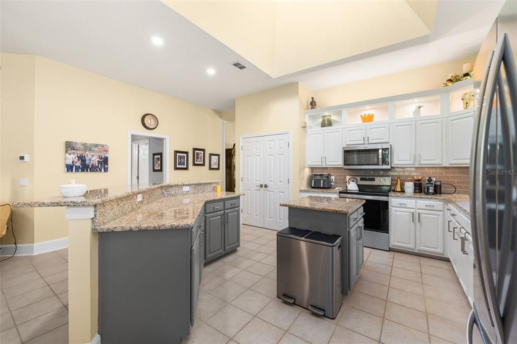 Active With Contract: $525,000 (3 beds, 2 baths, 2073 Square Feet)