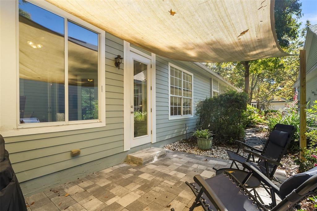 Active With Contract: $525,000 (3 beds, 2 baths, 2073 Square Feet)