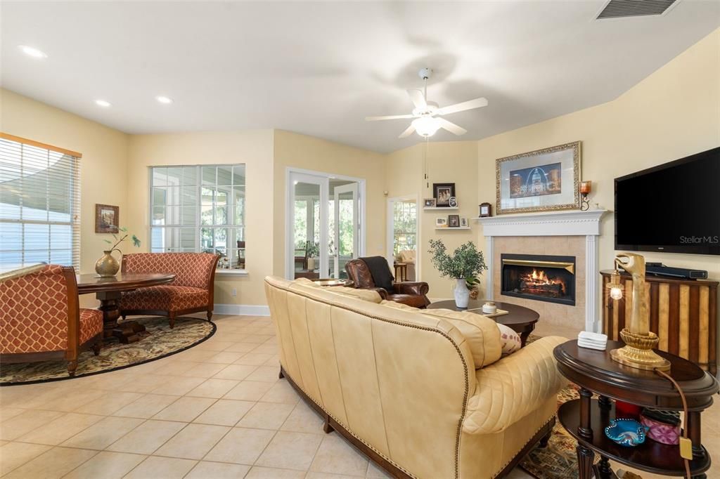 Active With Contract: $525,000 (3 beds, 2 baths, 2073 Square Feet)