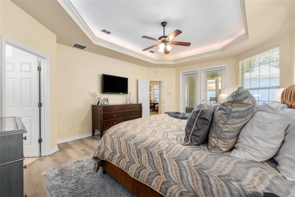 Active With Contract: $525,000 (3 beds, 2 baths, 2073 Square Feet)