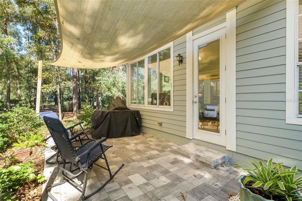 Active With Contract: $525,000 (3 beds, 2 baths, 2073 Square Feet)