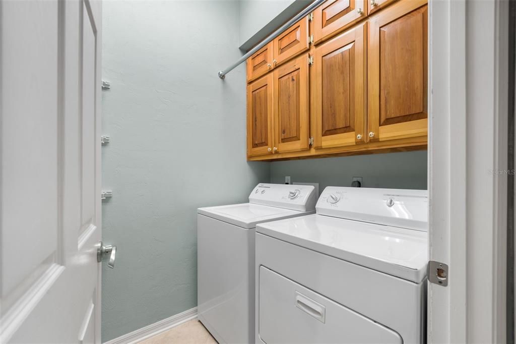 Active With Contract: $525,000 (3 beds, 2 baths, 2073 Square Feet)