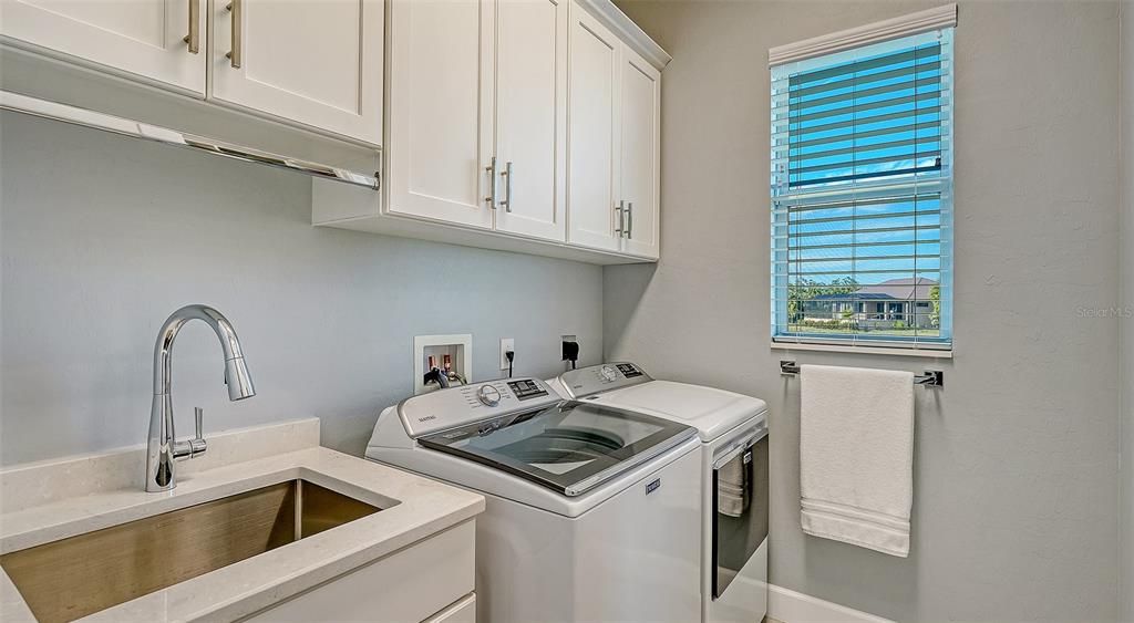 На продажу: $657,700 (3 спален, 2 ванн, 2062 Квадратных фут)