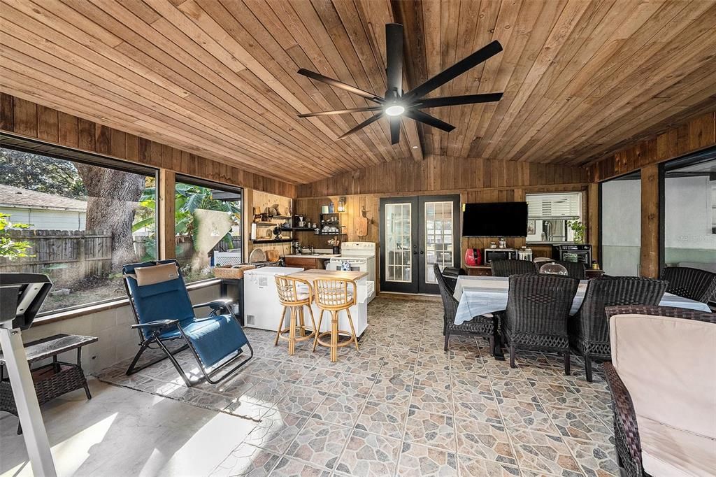 Active With Contract: $350,000 (3 beds, 2 baths, 1320 Square Feet)