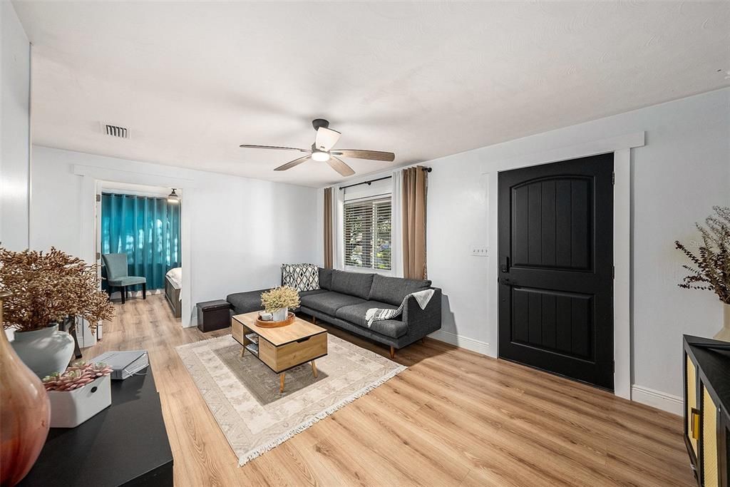 Active With Contract: $350,000 (3 beds, 2 baths, 1320 Square Feet)