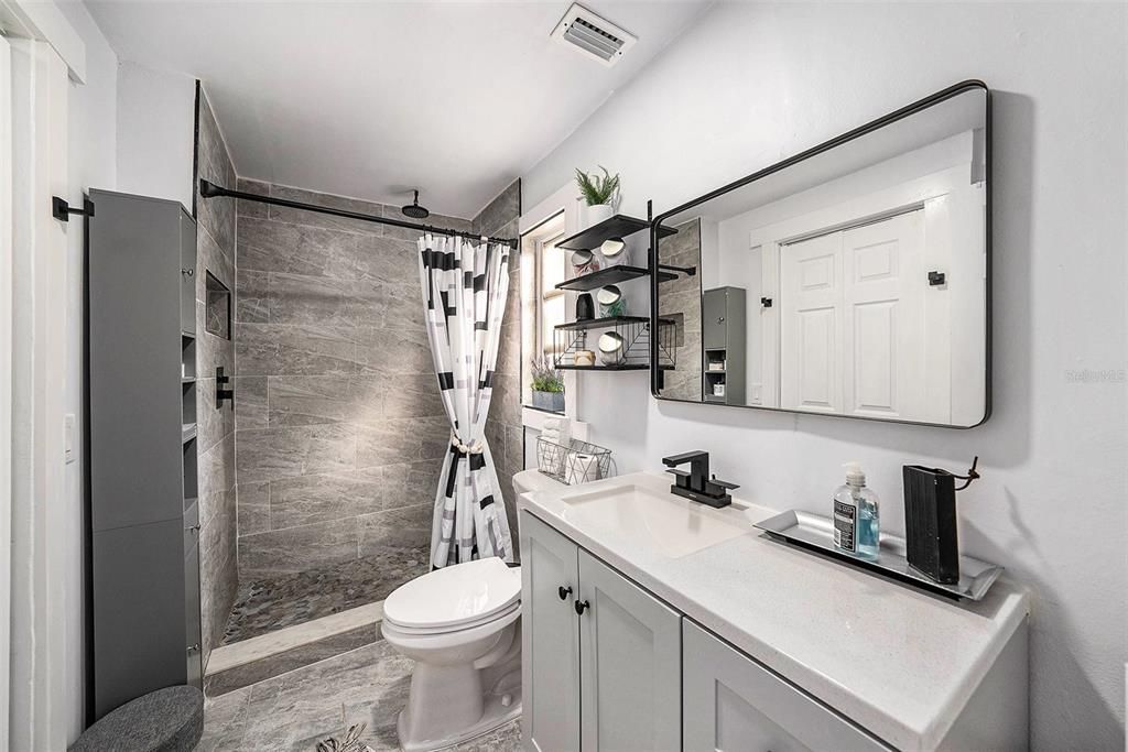 Active With Contract: $350,000 (3 beds, 2 baths, 1320 Square Feet)