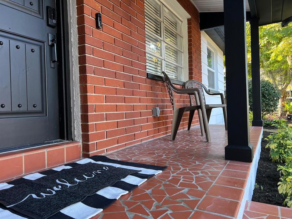 Active With Contract: $350,000 (3 beds, 2 baths, 1320 Square Feet)