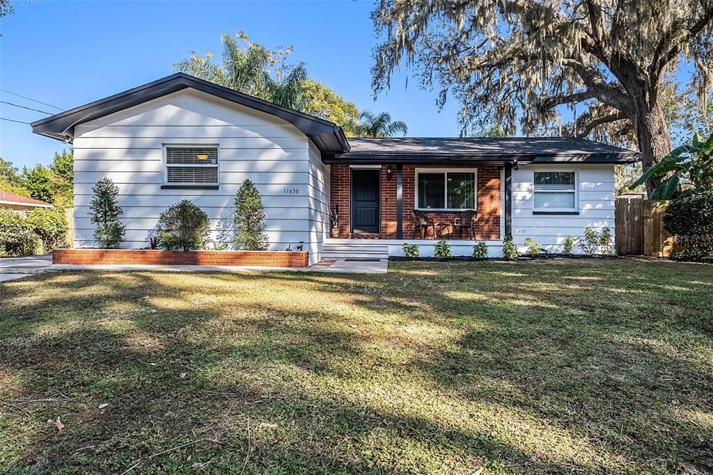 Active With Contract: $350,000 (3 beds, 2 baths, 1320 Square Feet)