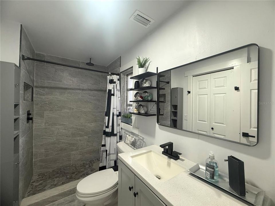 Active With Contract: $350,000 (3 beds, 2 baths, 1320 Square Feet)