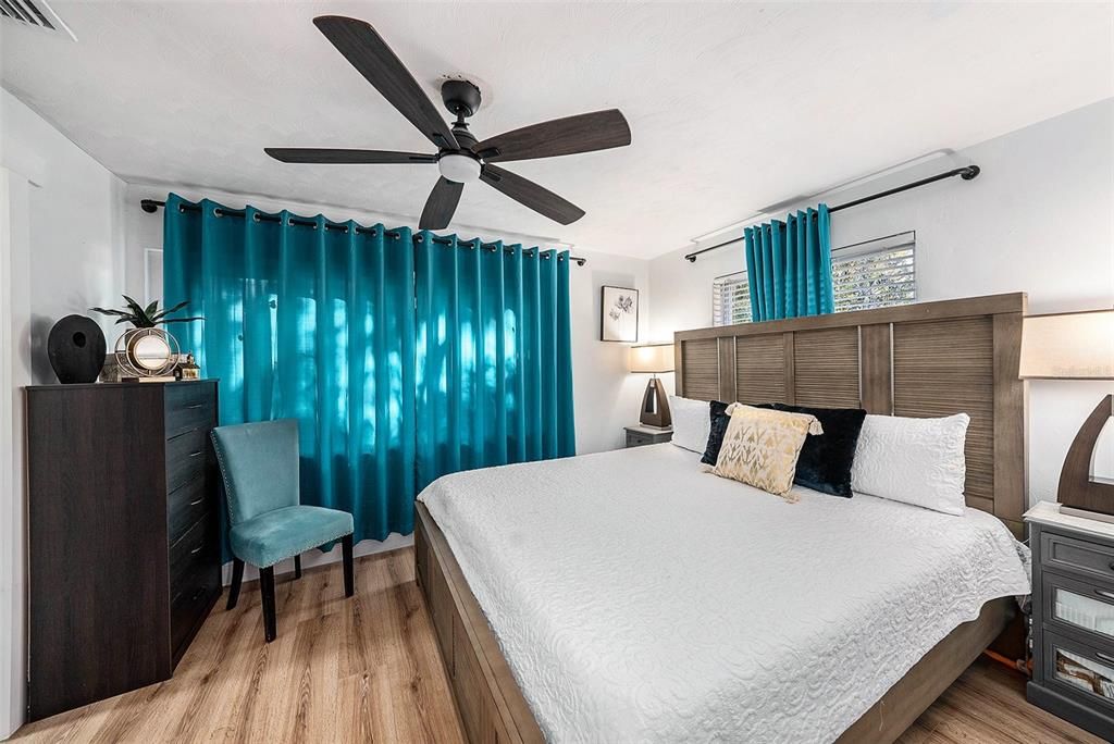 Active With Contract: $350,000 (3 beds, 2 baths, 1320 Square Feet)