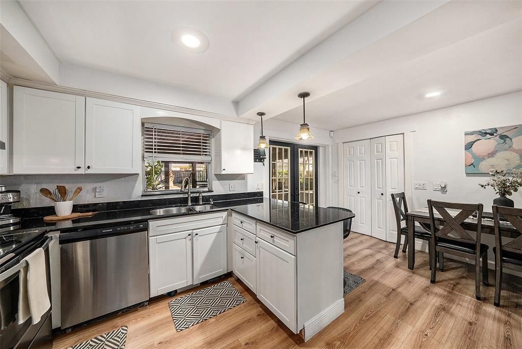 Active With Contract: $350,000 (3 beds, 2 baths, 1320 Square Feet)