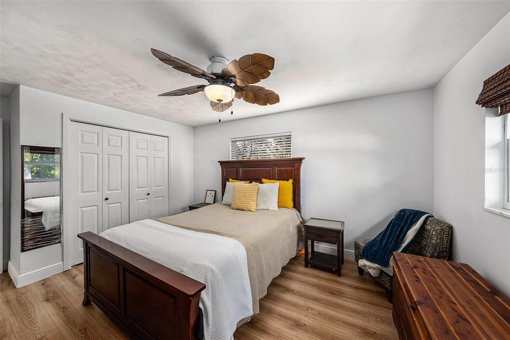 Active With Contract: $350,000 (3 beds, 2 baths, 1320 Square Feet)