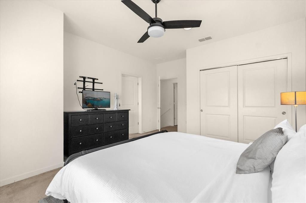 待售: $315,000 (2 贝兹, 2 浴室, 1350 平方英尺)