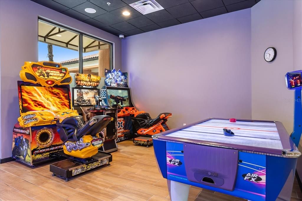 待售: $315,000 (2 贝兹, 2 浴室, 1350 平方英尺)