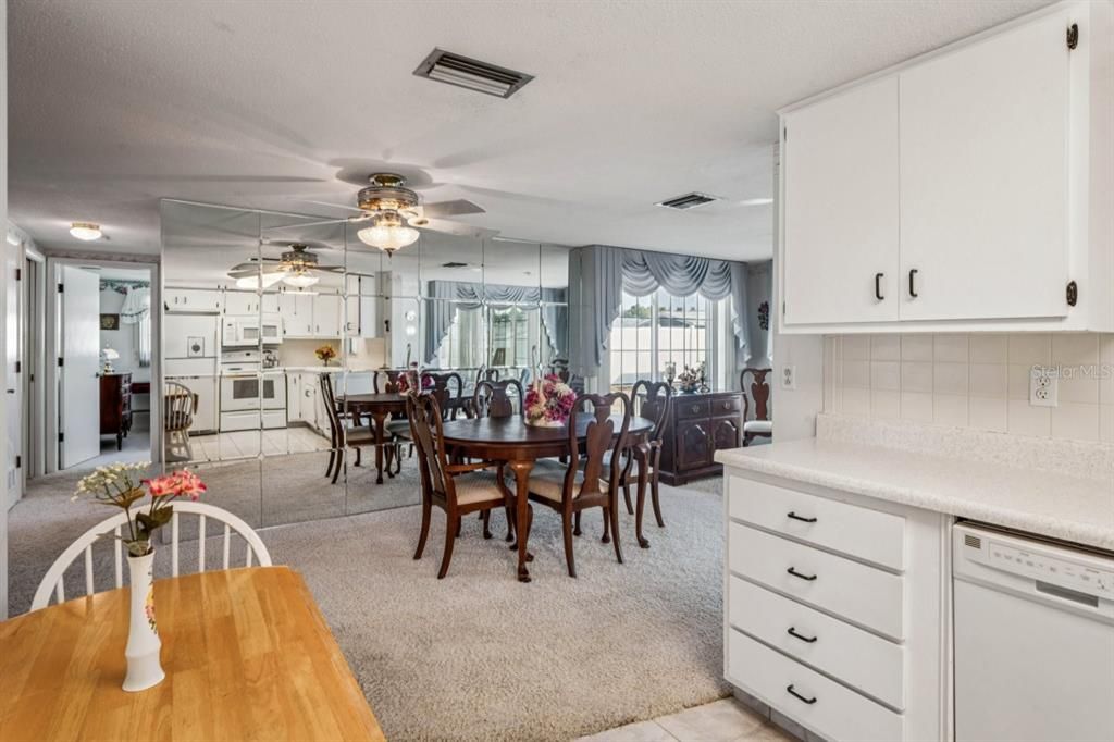 待售: $225,000 (2 贝兹, 2 浴室, 1069 平方英尺)