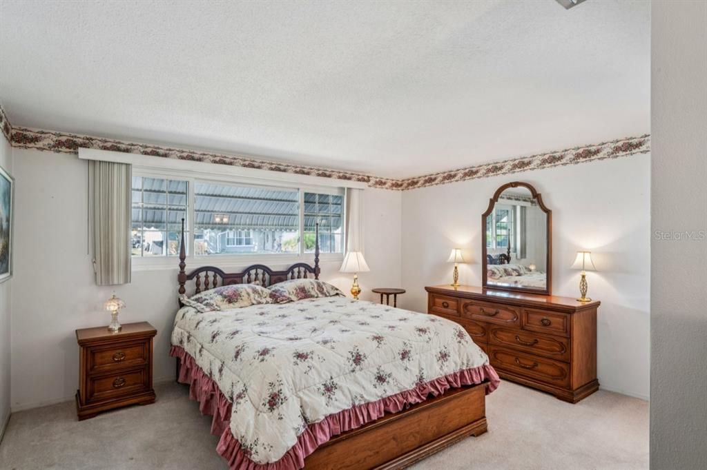 待售: $225,000 (2 贝兹, 2 浴室, 1069 平方英尺)