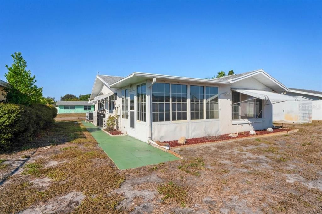 待售: $225,000 (2 贝兹, 2 浴室, 1069 平方英尺)