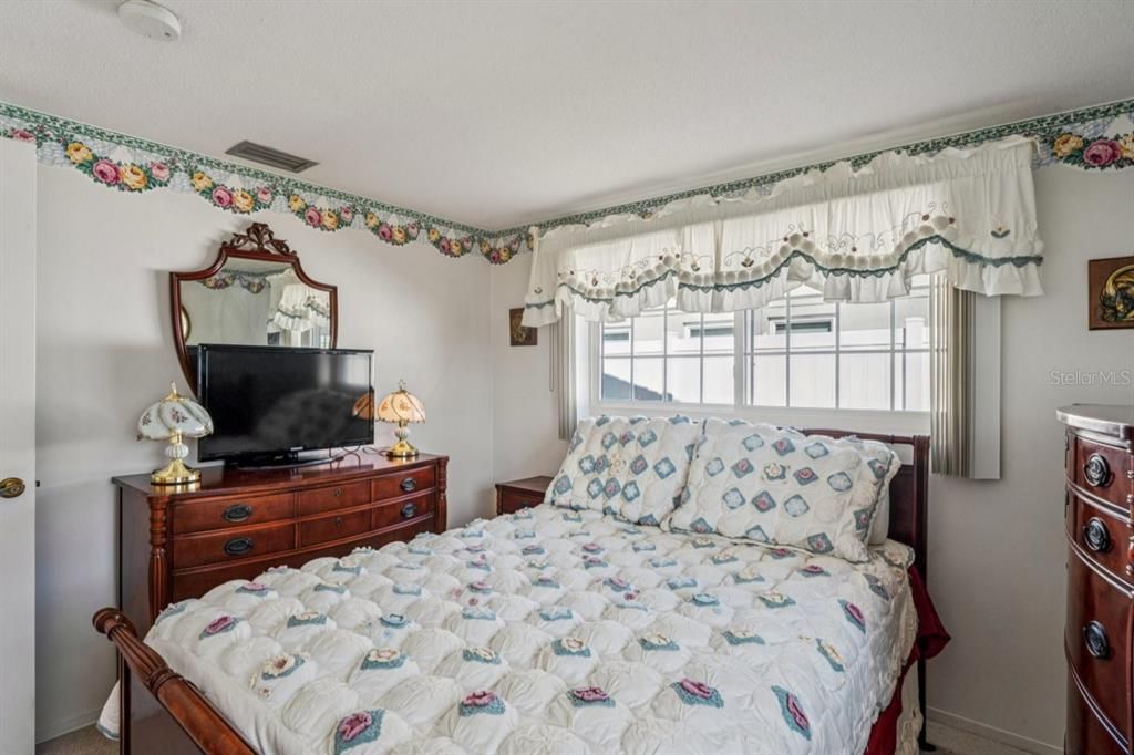 待售: $225,000 (2 贝兹, 2 浴室, 1069 平方英尺)