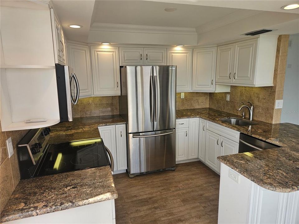 В аренду: $2,250 (2 спален, 2 ванн, 890 Квадратных фут)