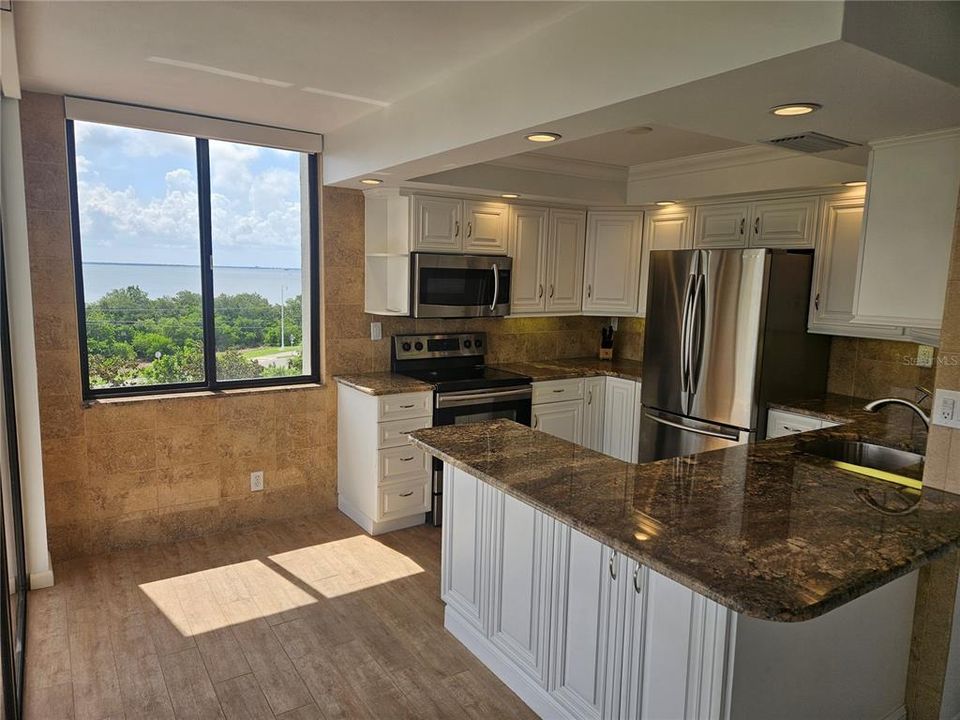 В аренду: $2,250 (2 спален, 2 ванн, 890 Квадратных фут)