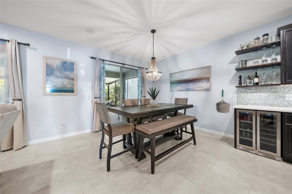 合同活跃: $515,000 (4 贝兹, 2 浴室, 2820 平方英尺)