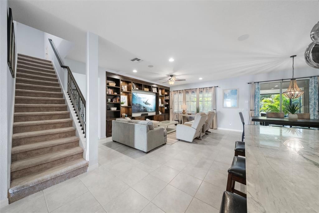 合同活跃: $515,000 (4 贝兹, 2 浴室, 2820 平方英尺)