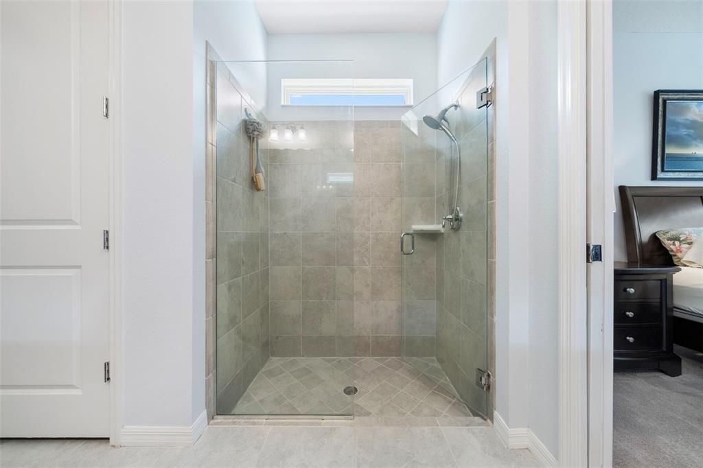 合同活跃: $515,000 (4 贝兹, 2 浴室, 2820 平方英尺)