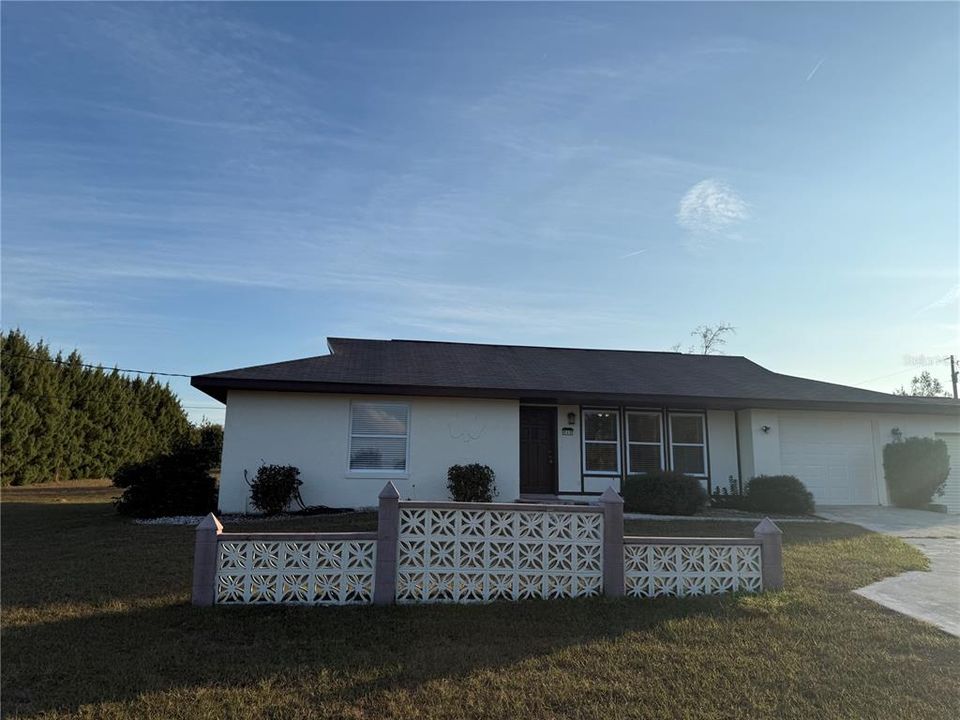 待售: $232,999 (2 贝兹, 2 浴室, 1042 平方英尺)